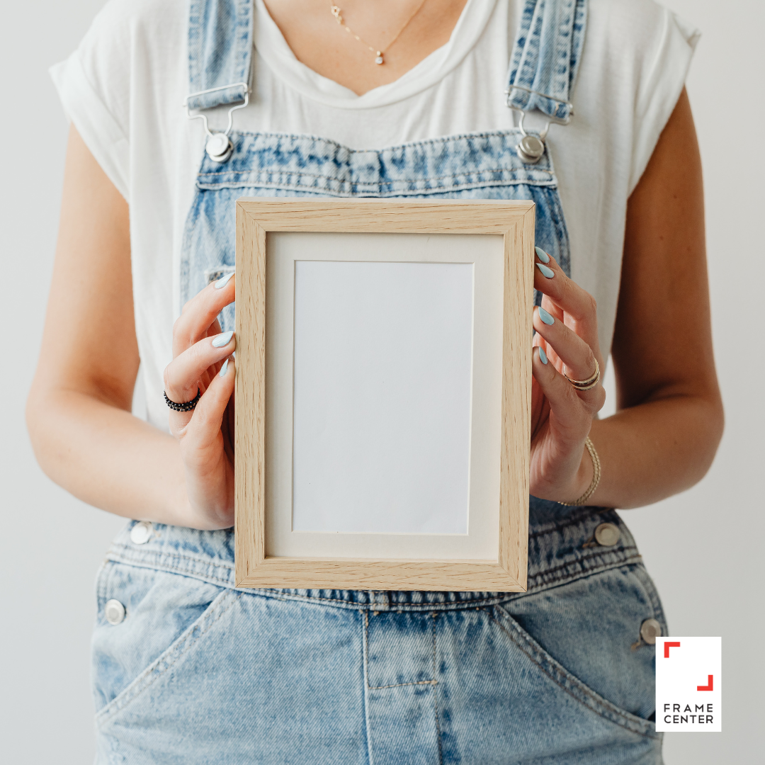 How to Add a Picture to an already-made frame